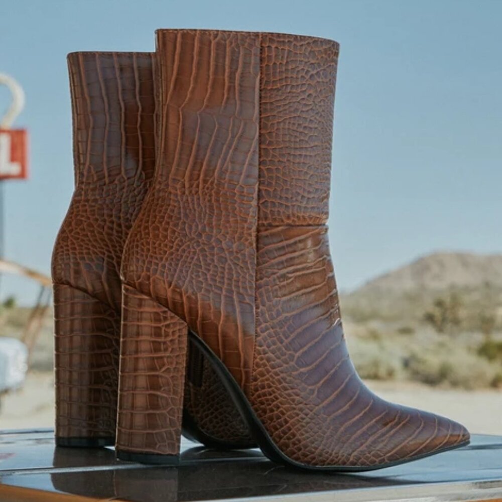 Lulus Dawson Brown Faux Crocodile Pointed-Toe Booties - Size 6.5